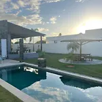 Casa Recanto Bomfim - 700 Metros Da Praia - 05 Suites Climatizadas Com Area De Lazer Incrivel - Aracaju